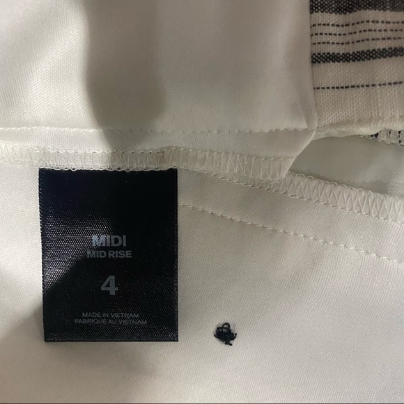 Express midi short sz4 NEVER WORN - Picture 2 of 3